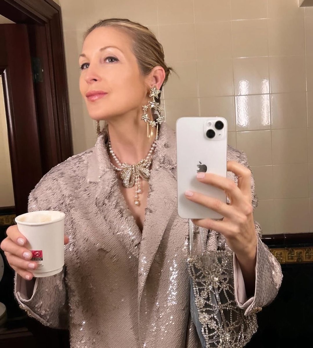 Hoy, en un nuevo episodio de "De mayor quiero ser como ella": Kelly Rutherford🕶️