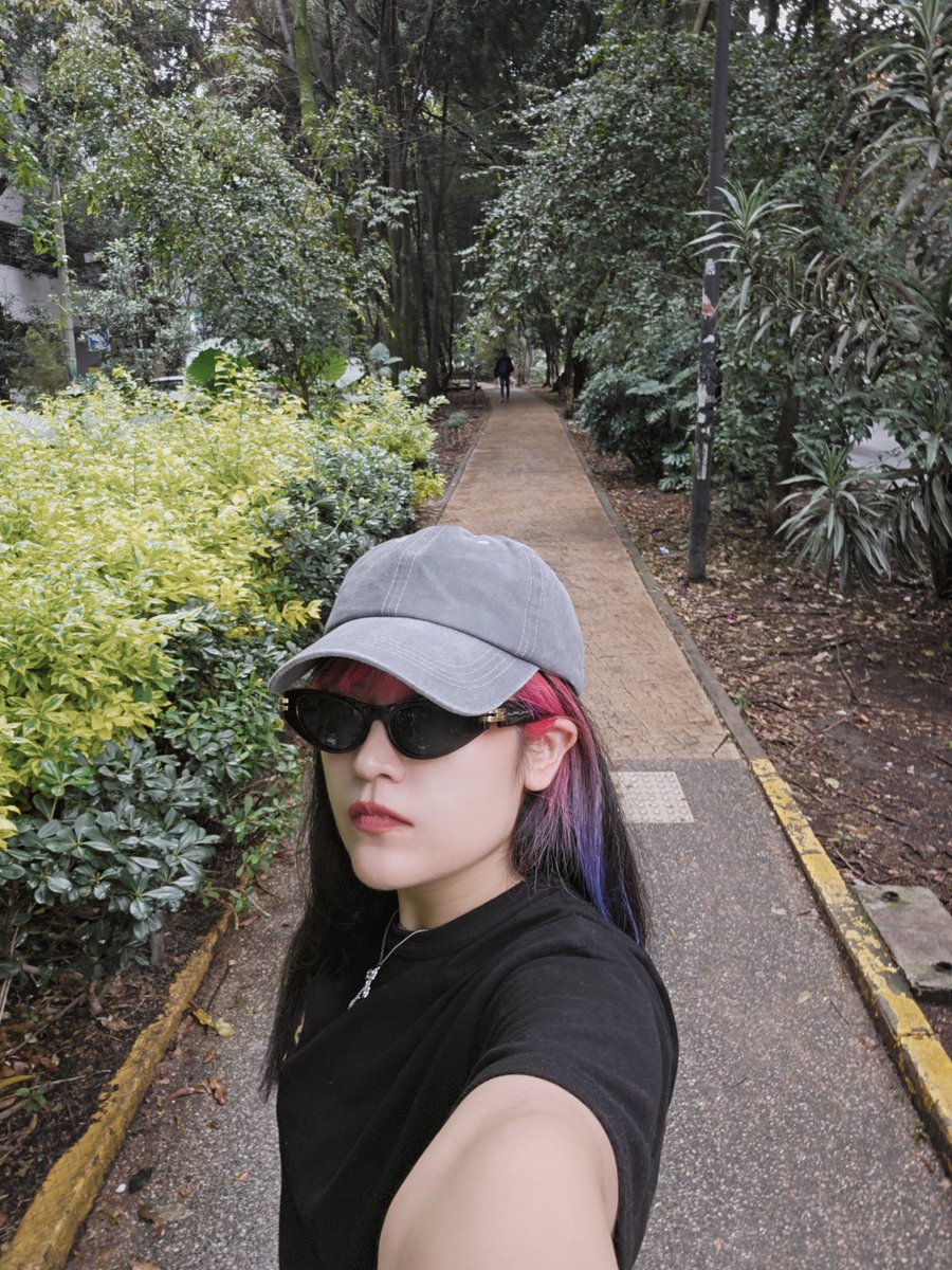 PinkMagicCloud's tweet image. A Yesung le toco ir cuando cortaron los arbustos a mi cuando llovio y habian crecido jaja
Y sin flores 🥺

Si me preguntan como encontre el lugar estuve una semana por google maps xD
#ELFSelcaDay 

#20toEternitySuperJunior
#슈퍼주니어_더라스트맨_스탠딩 #슈퍼주니어 #SUPERJUNIOR