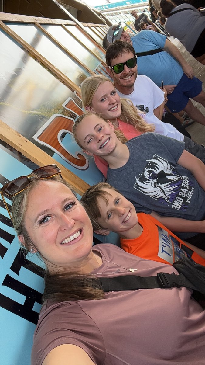 Community1stCU's tweet image. Adventureland Giveaway Winner Spotlight!
Cole was one of our lucky Youth Month winners through his Water Drop Wishes submission! He and his family recently enjoyed a fun-filled day at Adventureland.
We love celebrating our Dollar Dog members!💙💚🐶
#c1stcu #DollarDog #YouthMonth