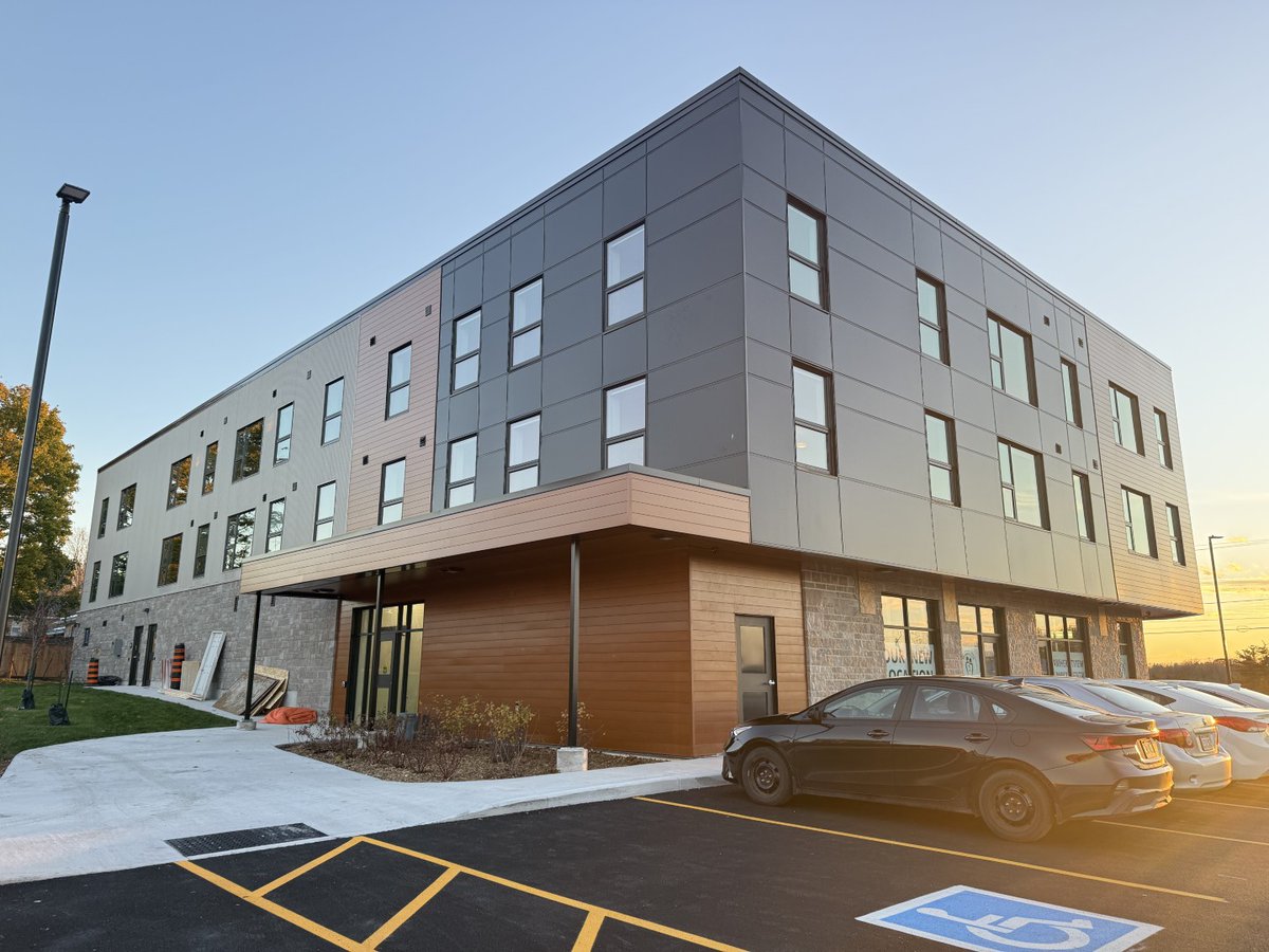 FrontenacProp's tweet image. 1-3 bedroom units are available now at the new Lakeside Place, 4450 Taylor Kidd Blvd, Amherstview. Brand new 18-unit building.