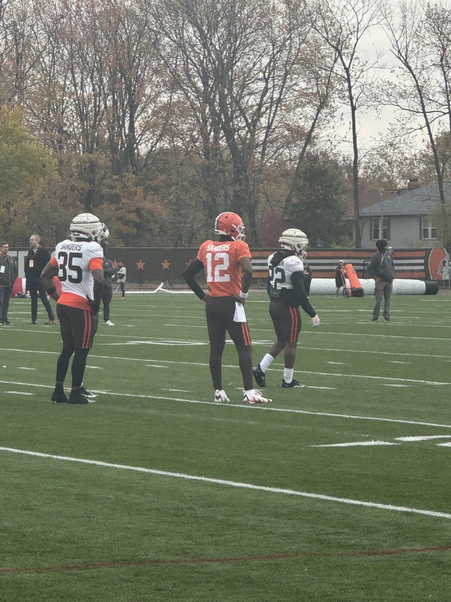 ESPNCleveland's tweet image. Shedeur Sanders back at Browns practice. 

(Via @DanielOyefusi)