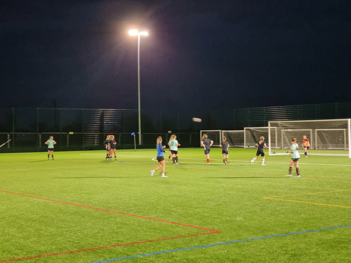 ⚽️⚽️ U15 Girls Football ⚽️ ⚽️
Amazing performance from our girls against a very good Wollaston team. 
Through to the next round of the District Cup 👏👏
#Huxlowpride