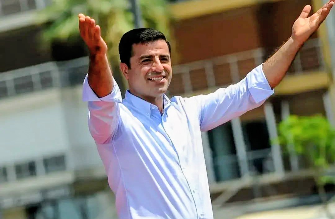 Sibe tê bi xêr tê <a href="/hdpdemirtas/">Selahattin Demirtaş</a>