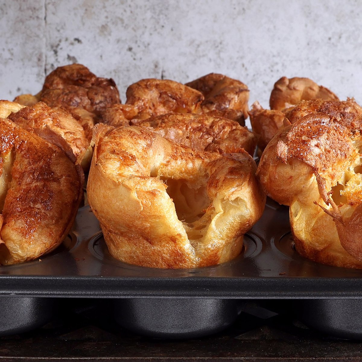 Perfect Gluten Free Yorkshire Puddings glutenfreealchemist.com/gluten-free-yo…