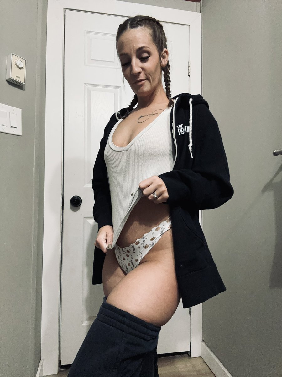 elegant fitbooty tweet media