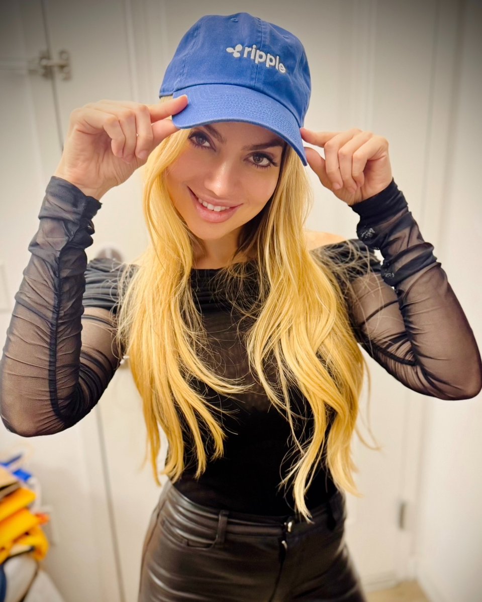 ArzuEsendemir's tweet image. Feelin’ my cool 🧢 #XRP #Ripple #XRParmy 🥰