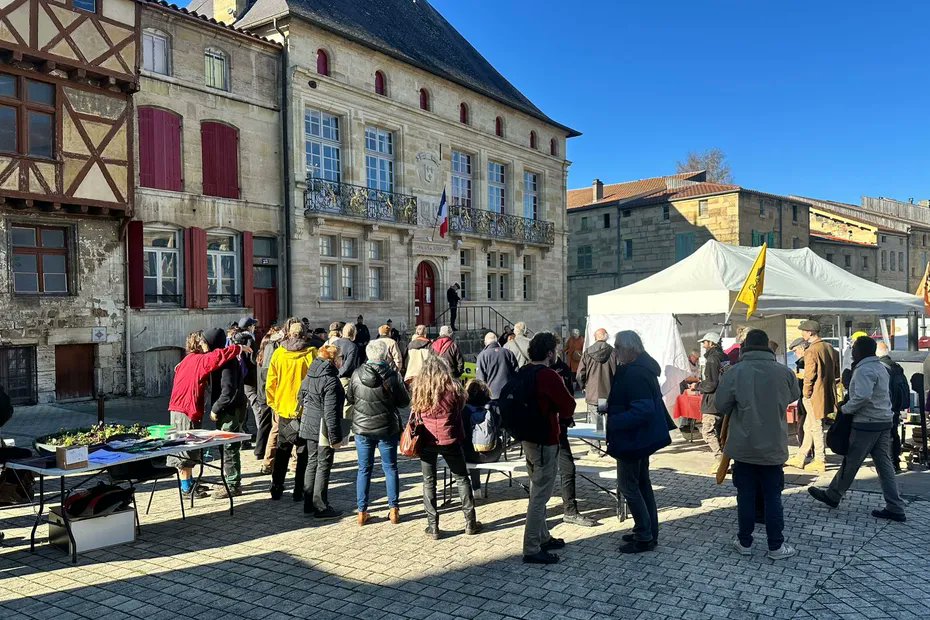 Expulsion des militants antinucléaires de la gare de Luméville : l'audience reportée au 17 décembre france3-regions.franceinfo.fr/grand-est/meus…