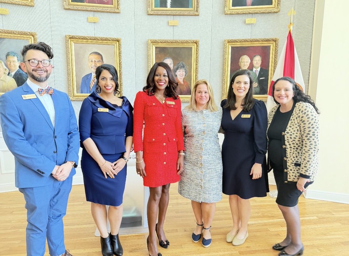 Sia Baker Barnes tweet media