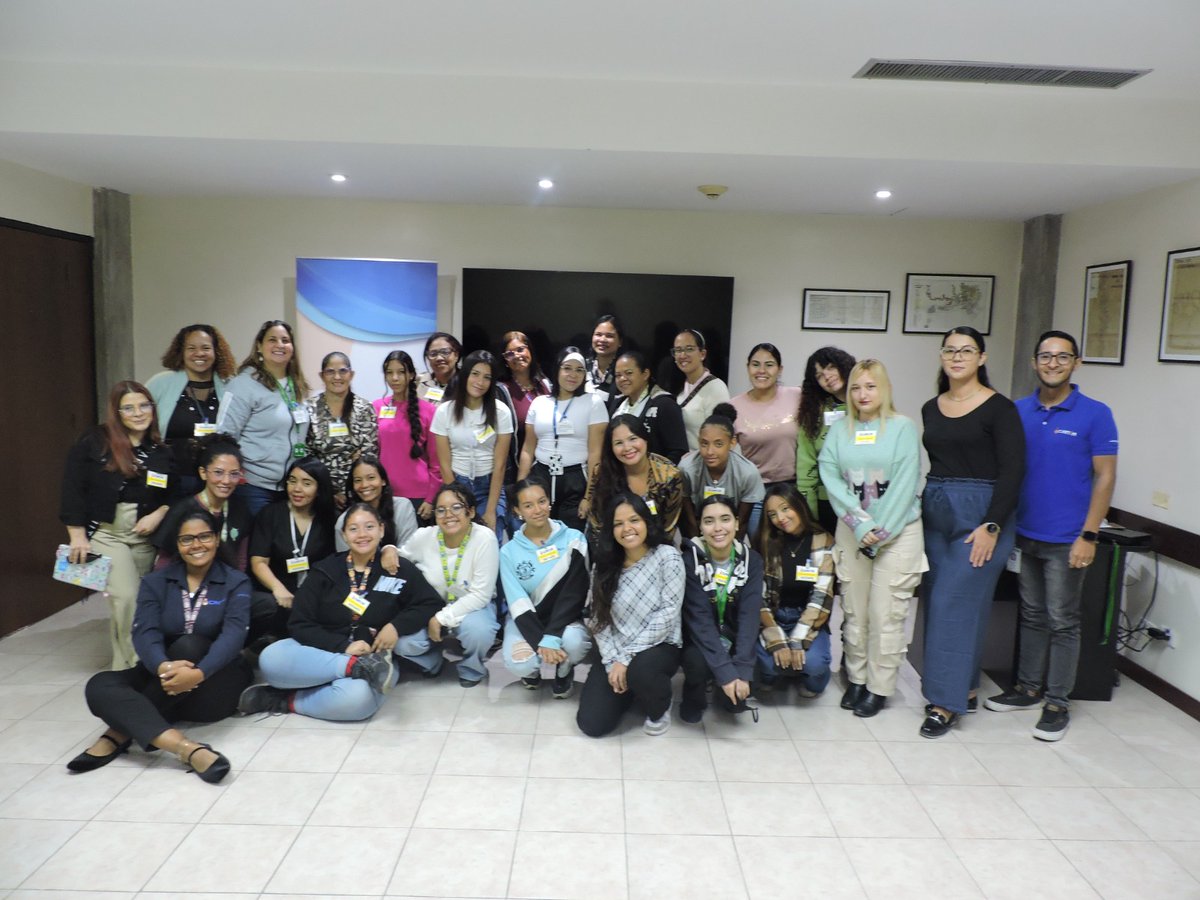 Recibimos a 23 estudiantes y 2 profesoras de las carreras de Educación Especial del <a href="/mipedagogicocs/">UPEL Caracas (IPC)</a> , quienes participaron en la charla “Rol docente en la salud nutricional” Con el propósito fortalecer la formación de futuros profesionales de la educación.