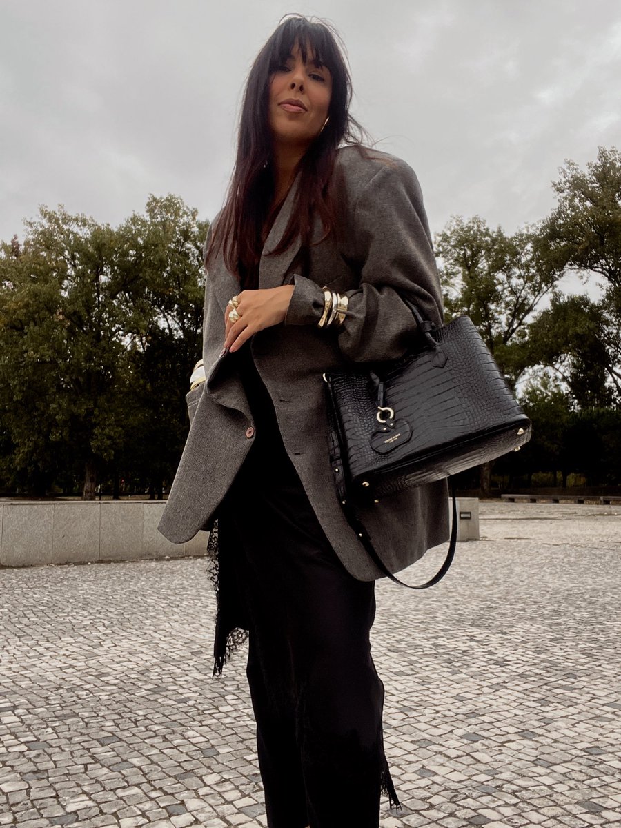 theriz__'s tweet image. #fallfashion Autumn in 4 Looks 🤎🍁