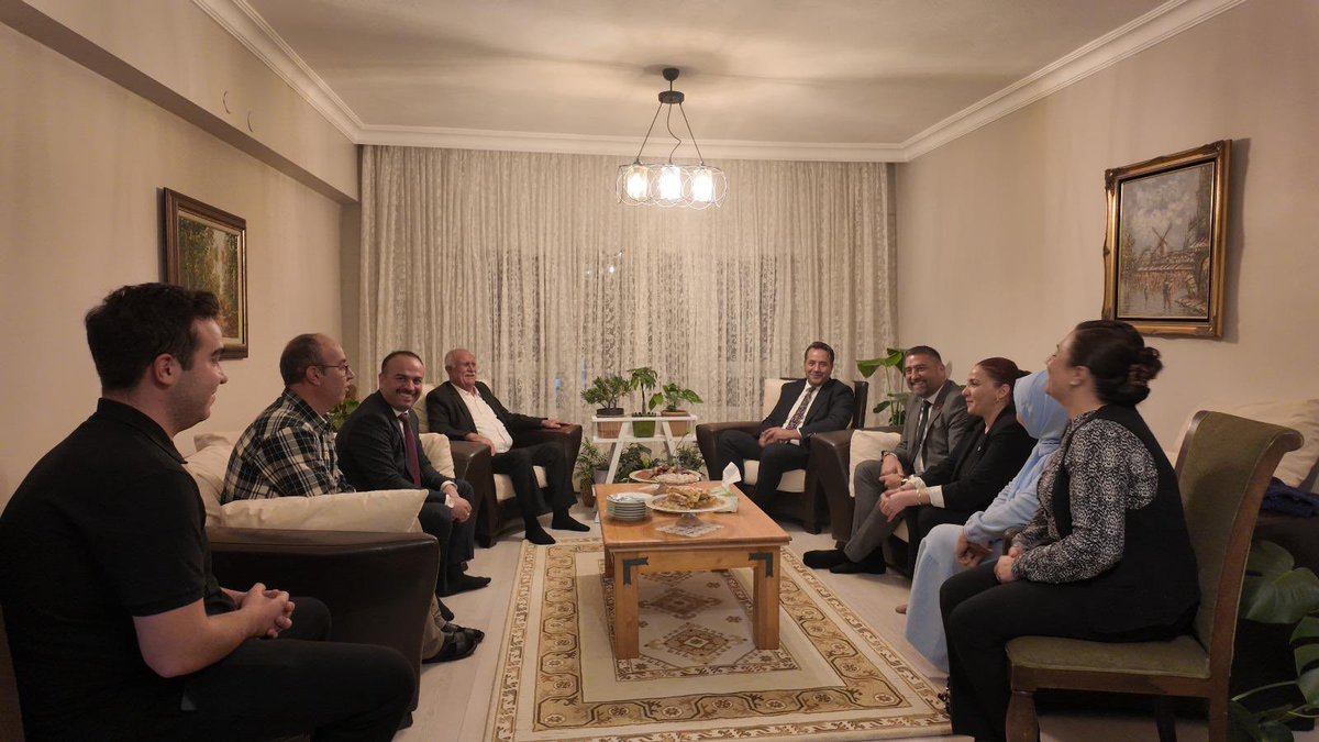 📌 “Hayırlı Günler Komşum, Derdiniz Derdimizdir”
📍Mamak/Ankara

Liderimiz Sayın Devlet Bahçeli Beyefendi’nin emir ve talimatları, Teşkilat Başkanlığımızın koordinasyonunda gerçekleştirilen;  “#HayırlıGünlerKomşum”, “#DerdinizDerdimizdir” Ziyaretleri kapsamında;  (<a href="/MhpAnkara06/">MHP Ankara İl Başkanlığı</a>)