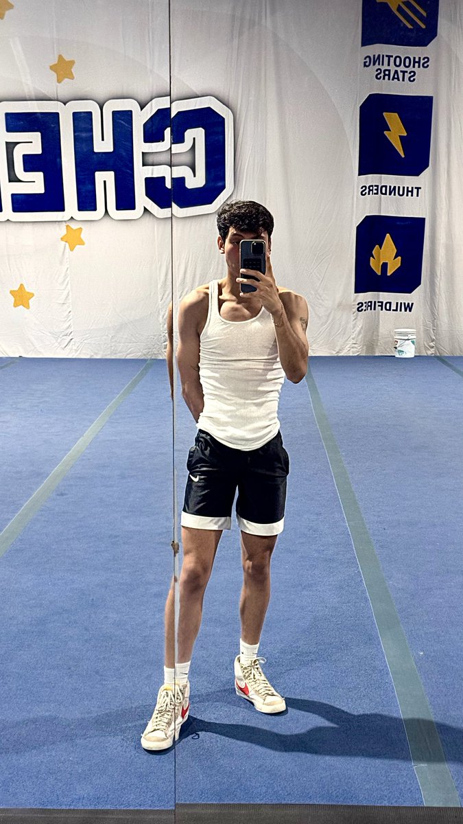 AnndresCullen's tweet photo. How,s your day?  #Bandaids #katperry https://t.co/UUiFIBPJHw