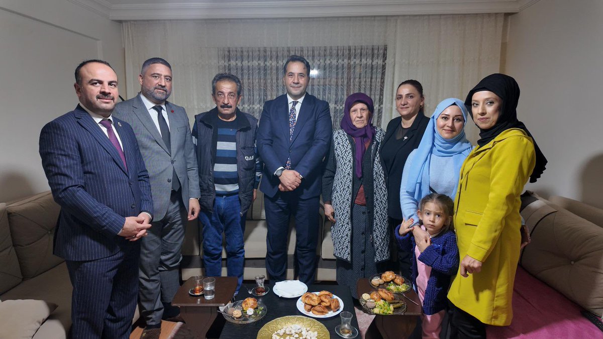 📌 “Hayırlı Günler Komşum, Derdiniz Derdimizdir”
📍Mamak/Ankara

Liderimiz Sayın Devlet Bahçeli Beyefendi’nin emir ve talimatları, Teşkilat Başkanlığımızın koordinasyonunda gerçekleştirilen;  “#HayırlıGünlerKomşum”, “#DerdinizDerdimizdir” Ziyaretleri kapsamında;  (<a href="/MhpAnkara06/">MHP Ankara İl Başkanlığı</a>)