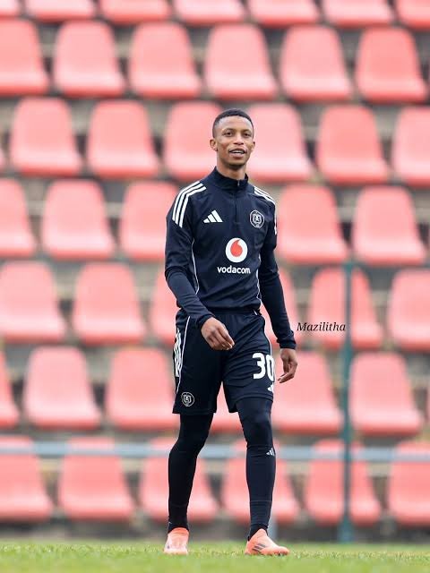 PhumlaniPeter8's tweet image. Speedy recovery boy😬