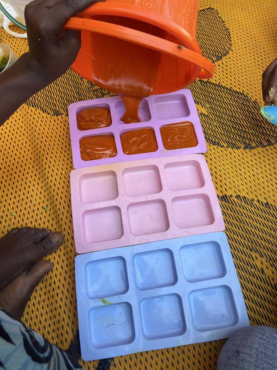 BTC_Buildhope's tweet image. This is what Poverty Solutions looks like! We sponsor Soap Making and Turban Crafting  training for stay-at-mothers. These new entrepreneurs are turning their skills into stable income with little capital at their convenience.
#SkillAquisition #WomenEmpowerment #BreakTheCycle