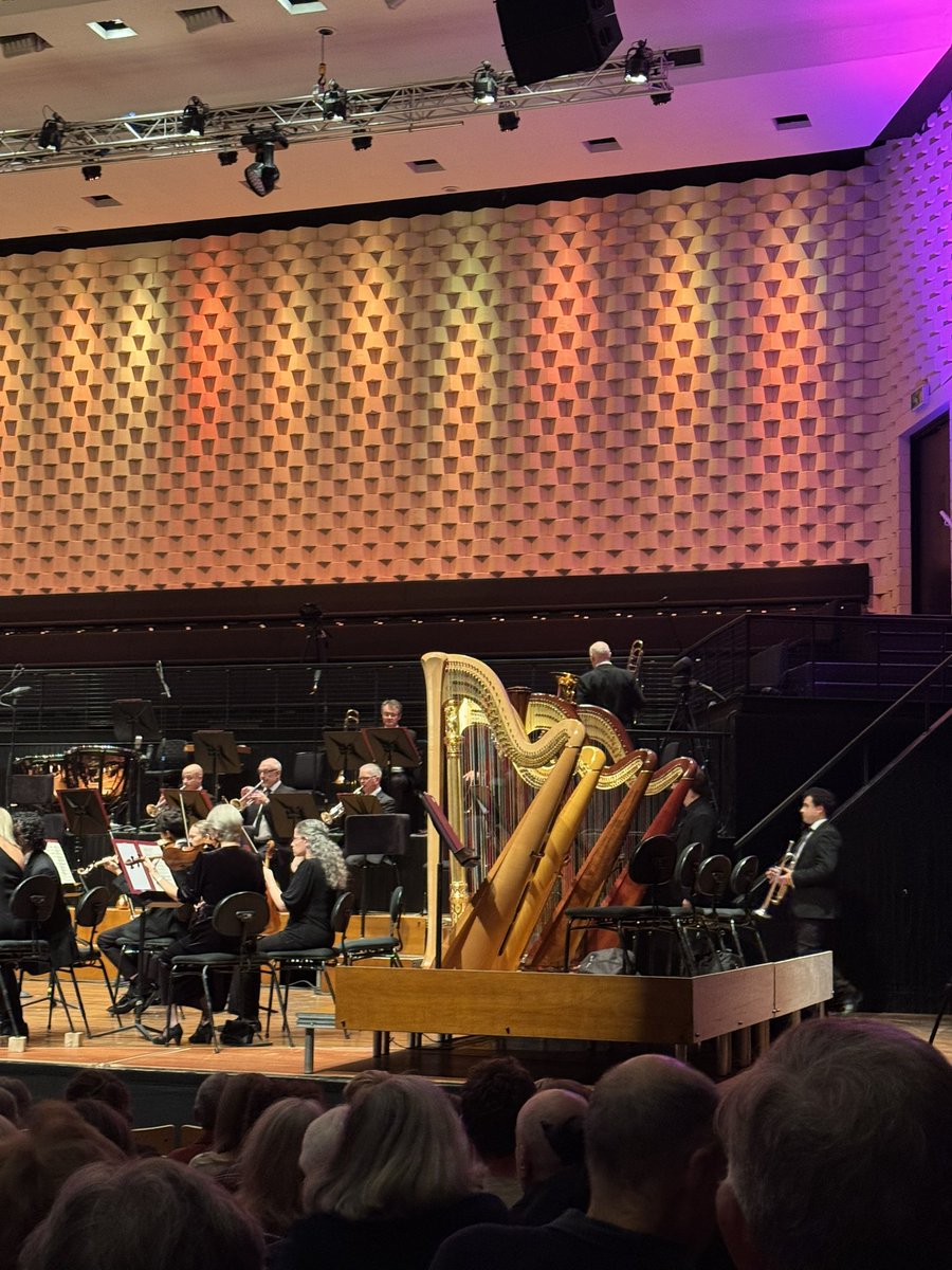 What an array .. 4 candles oops sorry harps at <a href="/BSOrchestra/">Bournemouth Symphony Orchestra</a>  tonight. Nice.