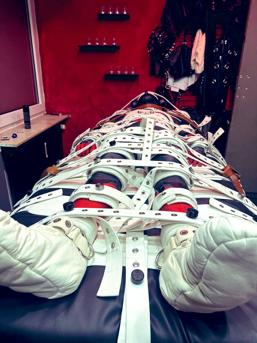 After I had no chance to resist against the restraints, it was made clear to me: No release until the morning. 

Left alone in my hornyness, I couldn’t do anything except waiting for the return of <a href="/yohan555/">yohan555</a> and <a href="/rubber_boy_/">GEARHEAD</a> 

#segufix #heavybondage #overnightbondage #gaybondage