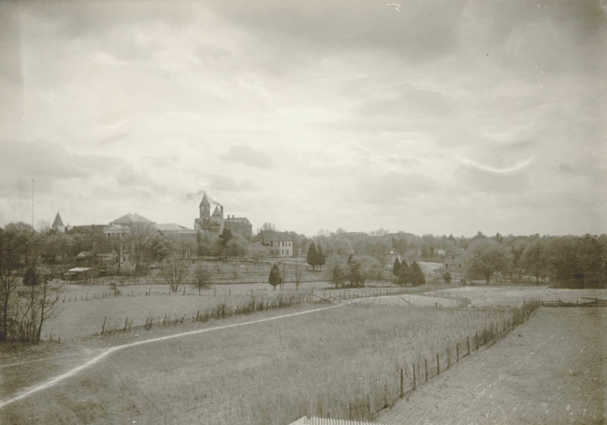 wareaglereader's tweet image. Things have changed some.