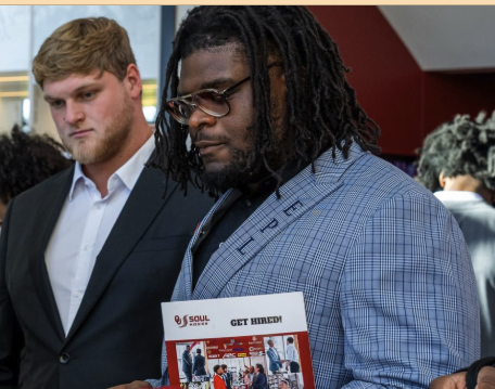 unfairsports's tweet image. The EPL on the lapel is pretty elite #Barz #OUDNA