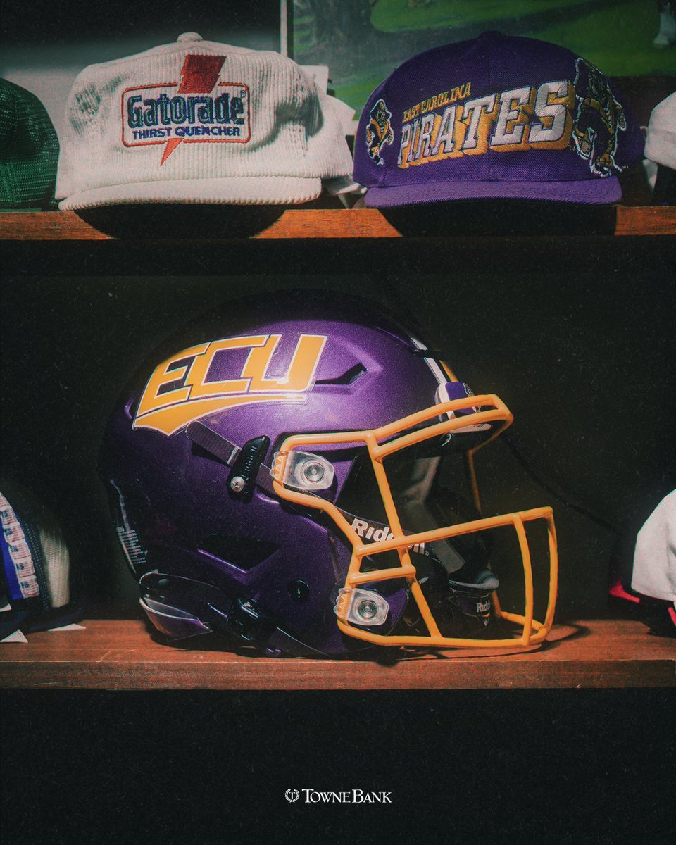 ECUPiratesFB's tweet image. Your dad’s favorite helmet just made a comeback 🏴‍☠️
