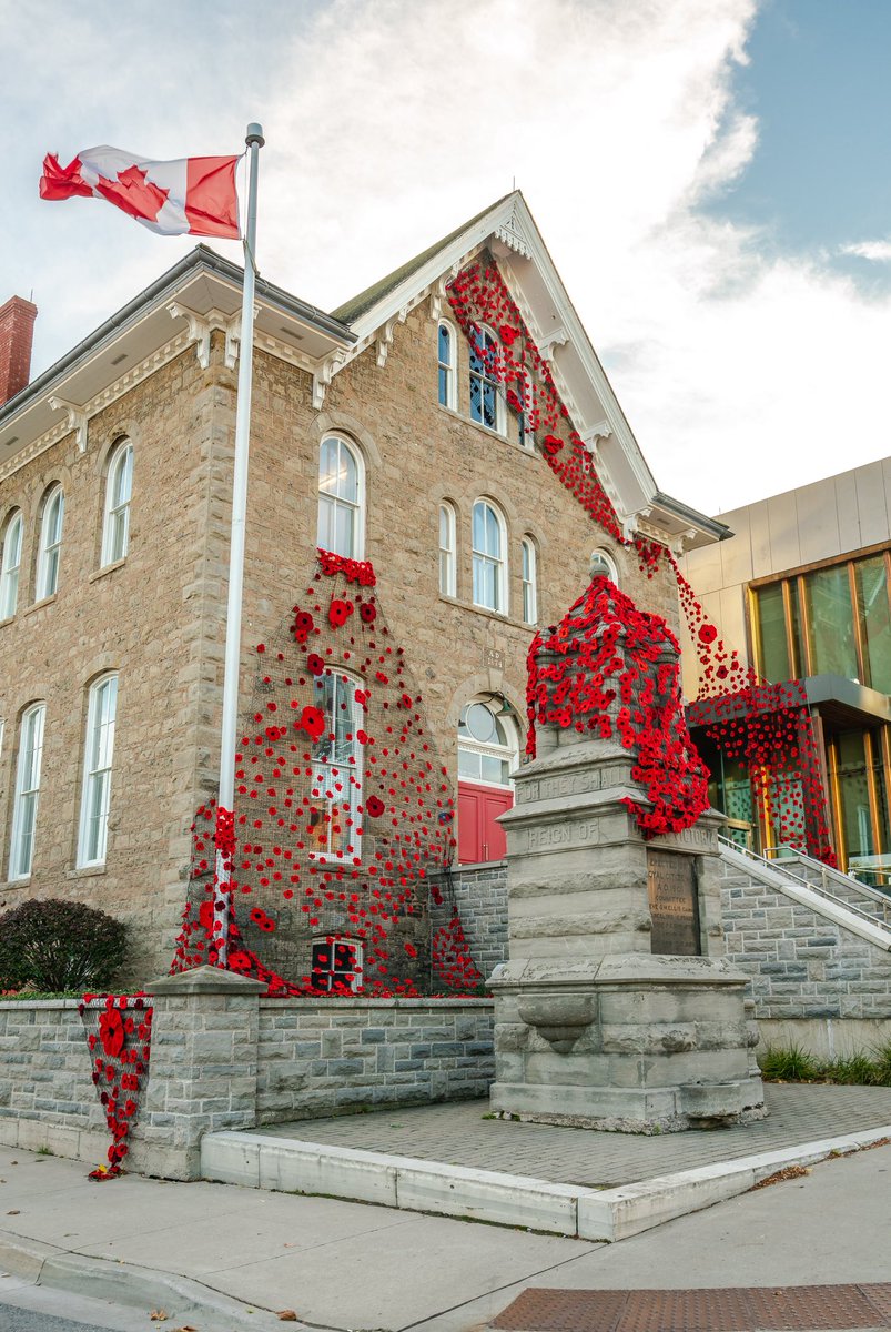 jimdiodati's tweet image. Each November, the Niagara Falls history Museum is transformed into a sea of red poppies - a powerful community tribute to those who serves to protect our freedoms.
#lestweforget #niagarafalls #poppyproject