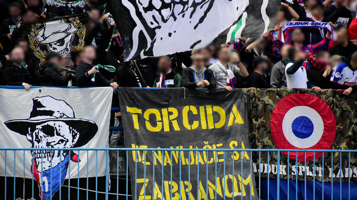 ultras1899_'s tweet image. Slaven Belupo – Hajduk Split : parcage #TorcidaSplit #Hajduk #hajduksplit #ultras Présence "Avant Garde' #MF91 Sainté (02.11.25)