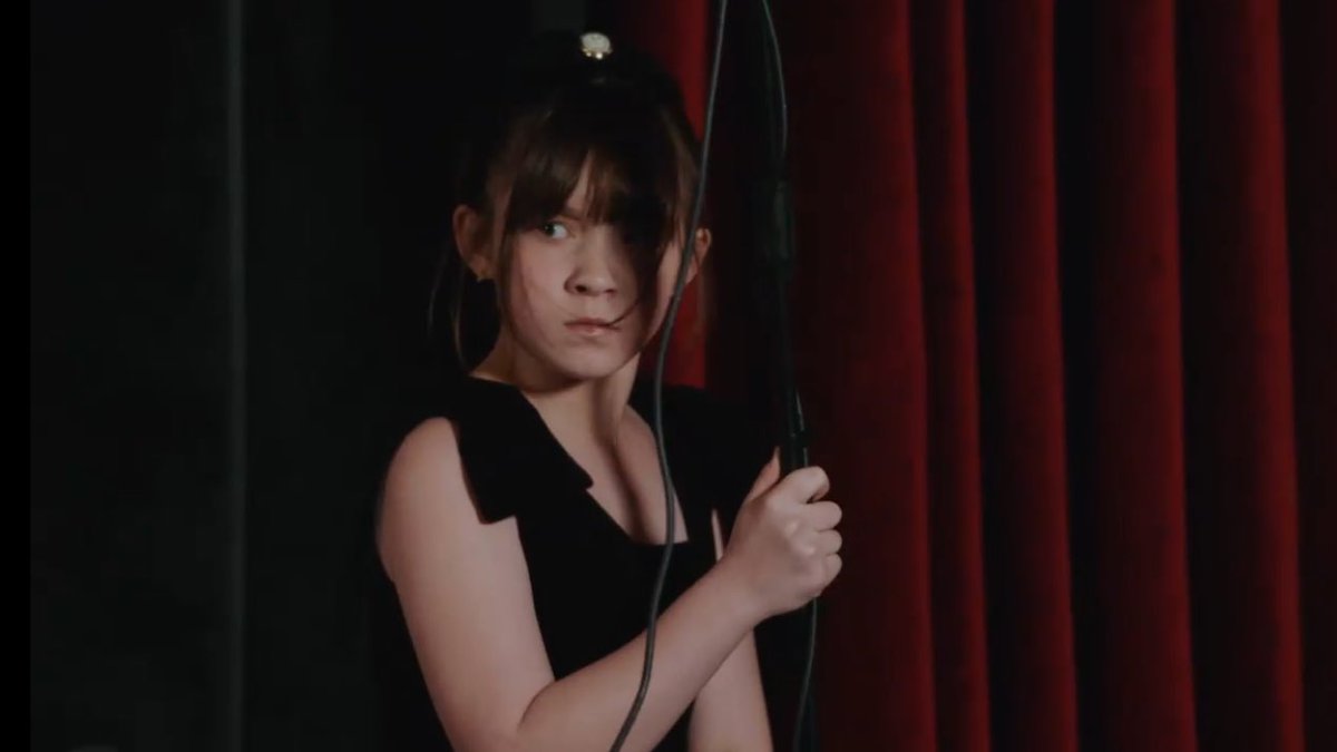 t_thunthun_t's tweet image. 📍วิเคราะห์ตัวละคร: ซิดนีย์
Clinical Hypnosis หรือการสะกดจิตทางเวชปฏิบัติ เป็นการใช้จินตภาพบำบัดให้กับผู้ป่วยซึ่งผู้ป่วยจะเกิดการเปลี่ยนแปลงสภาวะจิตสำนึกทำให้ผ่อนคลายทางกายและจิตใจมากขึ้นไม่ใช่เพื่อควบคุมเด็ก ในกรณีของซิดนีย์คือเพี้ยนเพราะแม่(ต่อ)
 #จิตสะกดแค้นep1