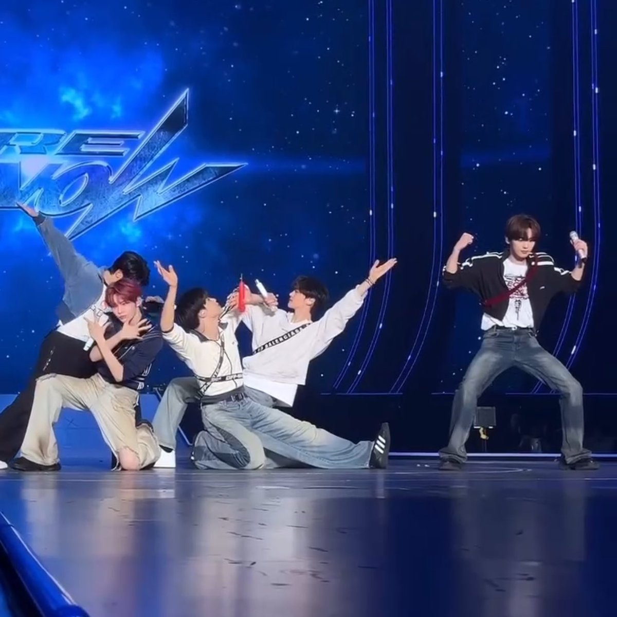 順位上げていきましょう❤️‍🔥
1RP🔁＝1VOTE🗳
#2025MAMAVOTE #ZEROBASEONE