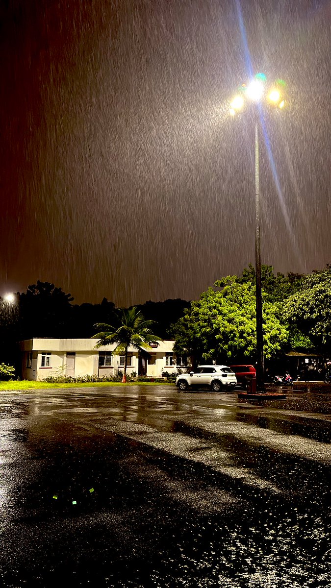 HighAltitudeDoc's tweet image. Raining Chennai ❤️