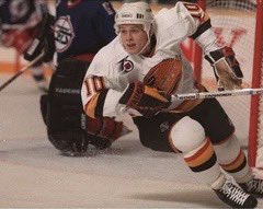 34 yrs ago today: Pavel Bure appears in his 1st #NHL game at Pacific Coliseum for #Canucks

Very thankful to have helped create this show on Bure’s arrival &amp; chat with many who have vivid memories of seeing him on the ice for the 1st time (12:38 mark)⬇️⬇️

youtu.be/nSckoQzAITs