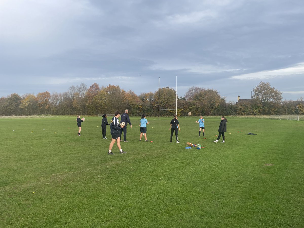 TWSSP's tweet image. Telford &amp;amp; Wrekin Year 7 girls participating in today’s introduction to T1 Rugby @EngRugbySchools @EnglandRugby The excellent coaches  @NewportSalopRFC are delivering several coaching sessions for girls new to rugby.