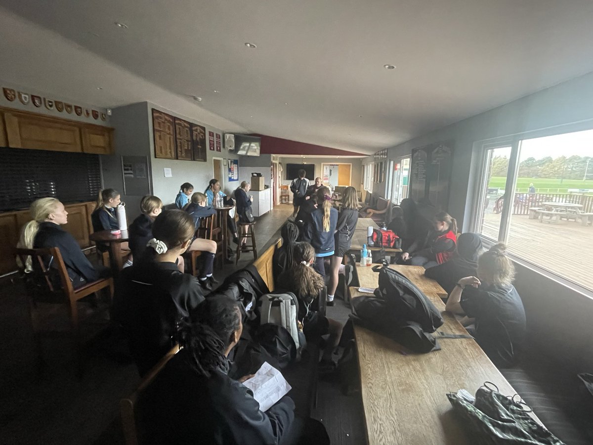 TWSSP's tweet image. Telford &amp;amp; Wrekin Year 7 girls participating in today’s introduction to T1 Rugby @EngRugbySchools @EnglandRugby The excellent coaches  @NewportSalopRFC are delivering several coaching sessions for girls new to rugby.