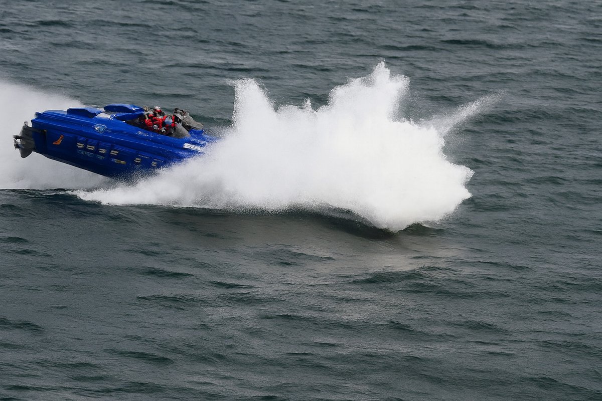 Check out the five most viral offshore shorts of 2025:
boats.com/on-the-water/t…