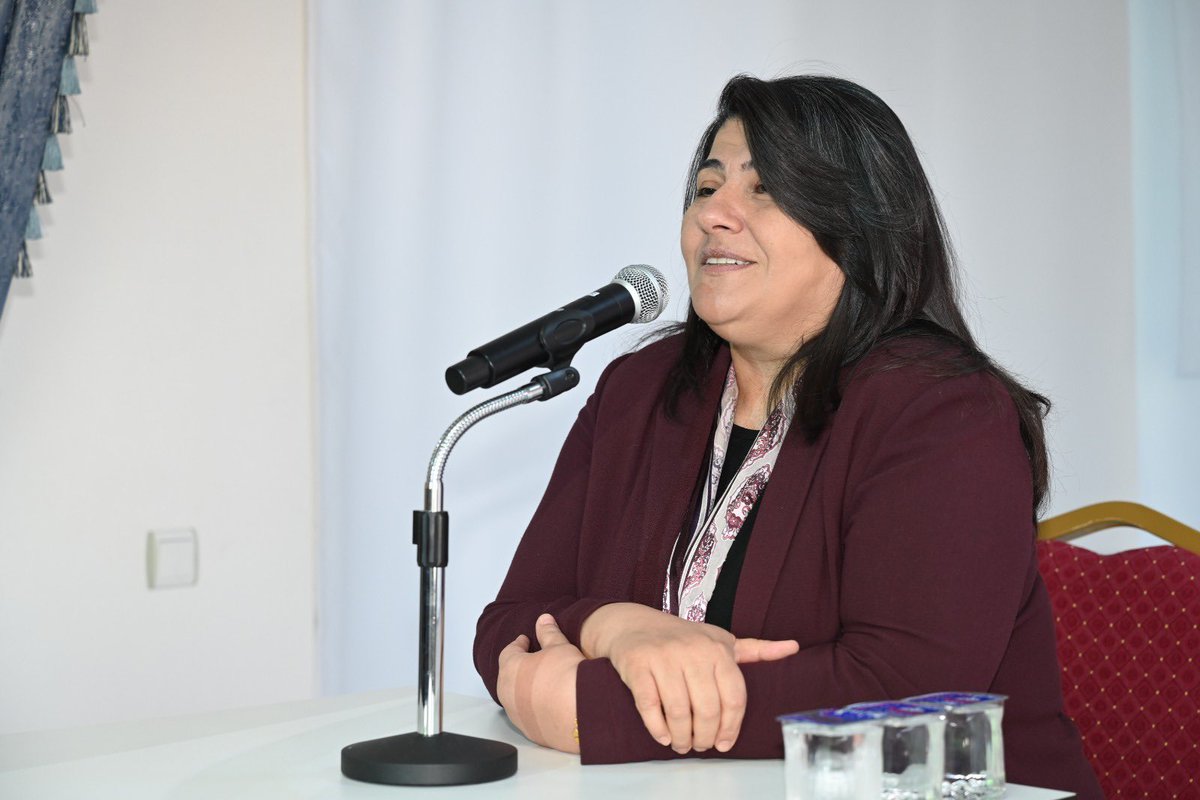 Valimizin Eşi Dr. Ayten Canalp, Yunus Emre Anadolu Lisesi Öğrencileriyle Buluştu

Valimiz Ekrem Canalp’in eşi Dr. Ayten Canalp, Valiliğimiz himayelerinde, Batman Üniversitesi ile Batman İl Milli Eğitim Müdürlüğü iş birliğinde yürütülen “Akademisyen-Öğrenci Buluşmaları” projesi