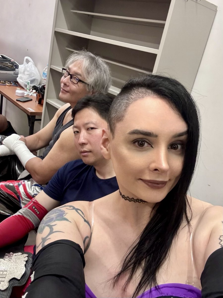 I learned so much from these two and I will forever be so thankful for everything both have done for me. <a href="/TajiriBuzzsaw/">TAJIRI</a> is the sweetest guy ever and <a href="/Shihohong/">Shihohong</a> is an absolute visionary of Korean pro wrestling.

I look forward to the three of us meeting up again soon!💜🦇