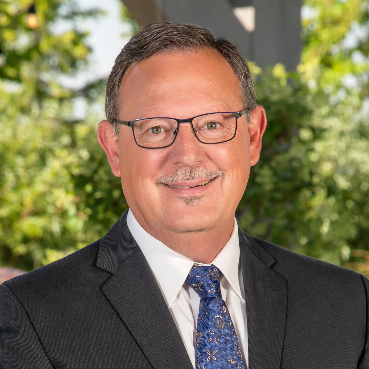 Help us wish our bass singer and founder Royce Mitchell a very Happy Birthday today!!

🎂