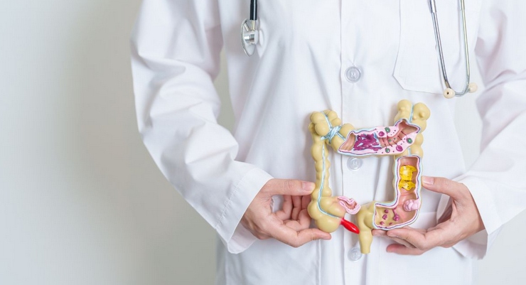 albertobartolom's tweet photo. La colonoscopia con polipectomía reduce la incidencia del cáncer colon hasta un 90%. El Dr. Diego Juzgado, de @QS_Madrid y Olympia Centro Medico Pozuelo indica su importancia en @elEconomistaes https://t.co/l9vPoMiwnG https://t.co/YdF6mknks0