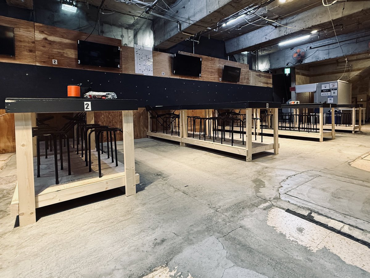 本日は施工会社による作業日だったため、スタッフによる本厚木店の設営はひと休み。
その分、福生店でお客様用テーブルのアップデートや、備品の搬入などを進めました！
来週からは本厚木店のオープンへの最終設営です💪
引き続き応援よろしくお願いします🔥

#BLKFOX本厚木 #神奈川