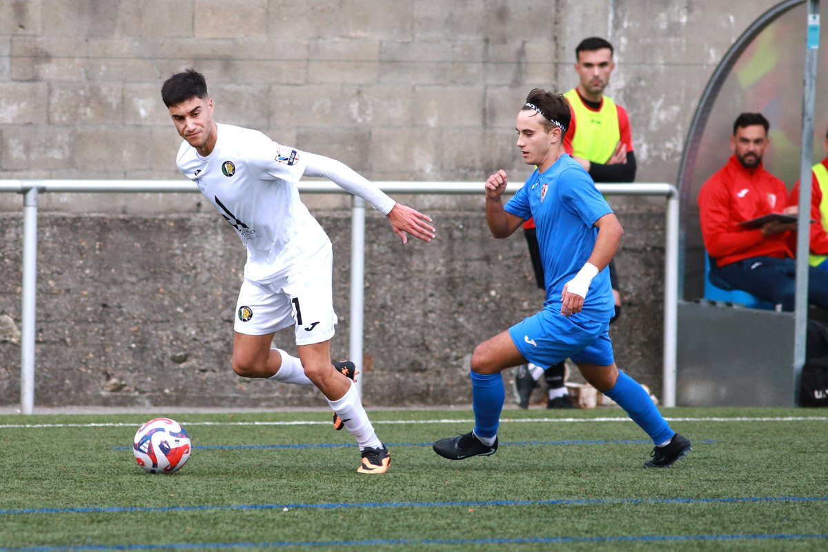 O Pote acolleu o intenso derbi da Preferente Futgal entre o <a href="/CulturalManinos/">Cultural Maniños SD</a> e o <a href="/sdovaldenaron/">S.D. O Val de Narón</a> que finalizou con reparto de puntos tras quedar 1-1.

⚽️ 1-0 Álvaro (48') e 1-1 Caste (68').

📸 <a href="/SadMoody241/">Victor</a>