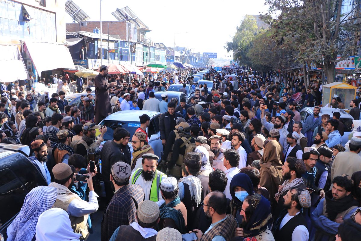 MRasuli01's tweet photo. This huge crowd gathered in Khost of Afghanistan- celebrating Afghanisan youth team futsal championship. https://t.co/NQzLd28ULb