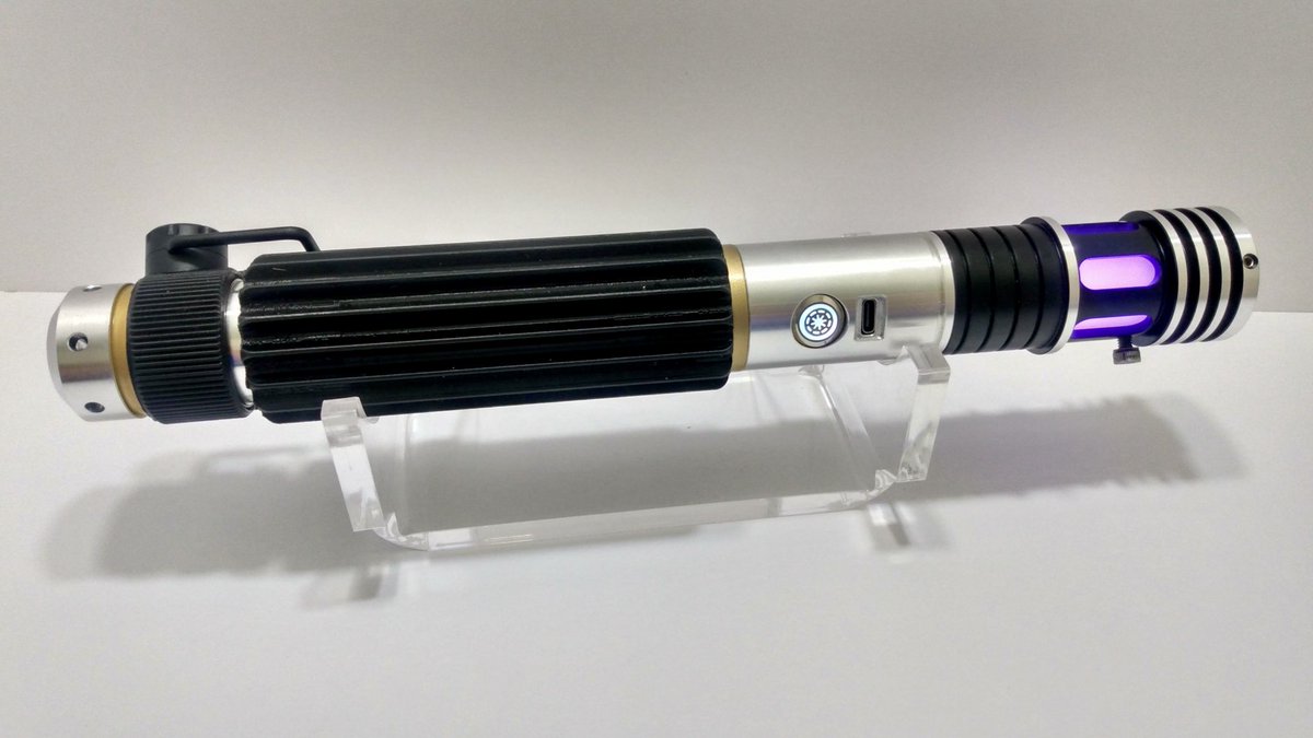 StephanieSermon's tweet image. Lesser known #StarWars #ExpandedUniverse characters &amp;amp; their #Lightsabers (ᴀ ᴛʜʀᴇᴀᴅ 🧵)…

1/4 ~ #KypDurron