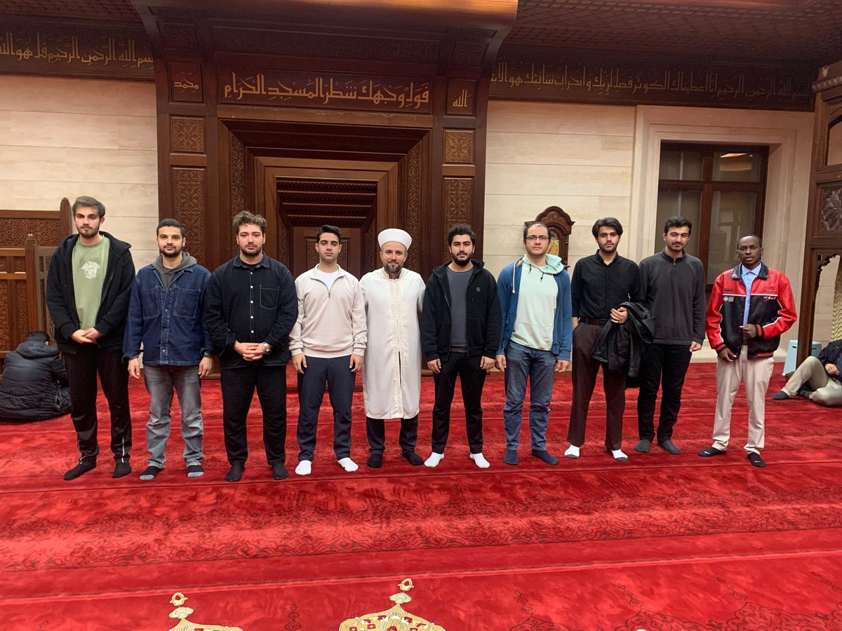 iucagd's tweet image. Üniversiteli kardeşlerimizle Avcılar Merkez camiinde sabah namazı buluşmamızı gerçekleştirdik. Namazın ardından çorba ikramımız oldu