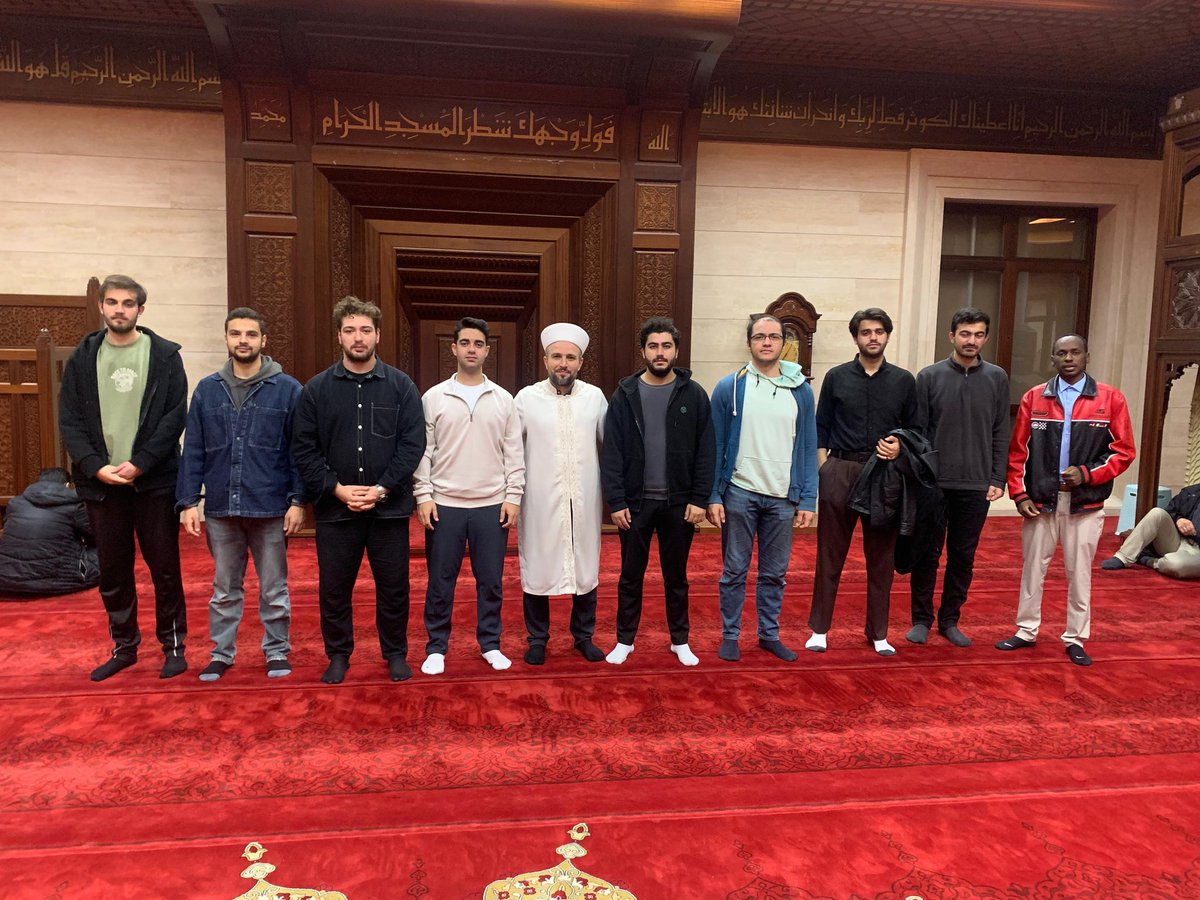 iucagd's tweet image. Üniversiteli kardeşlerimizle Avcılar Merkez camiinde sabah namazı buluşmamızı gerçekleştirdik. Namazın ardından çorba ikramımız oldu