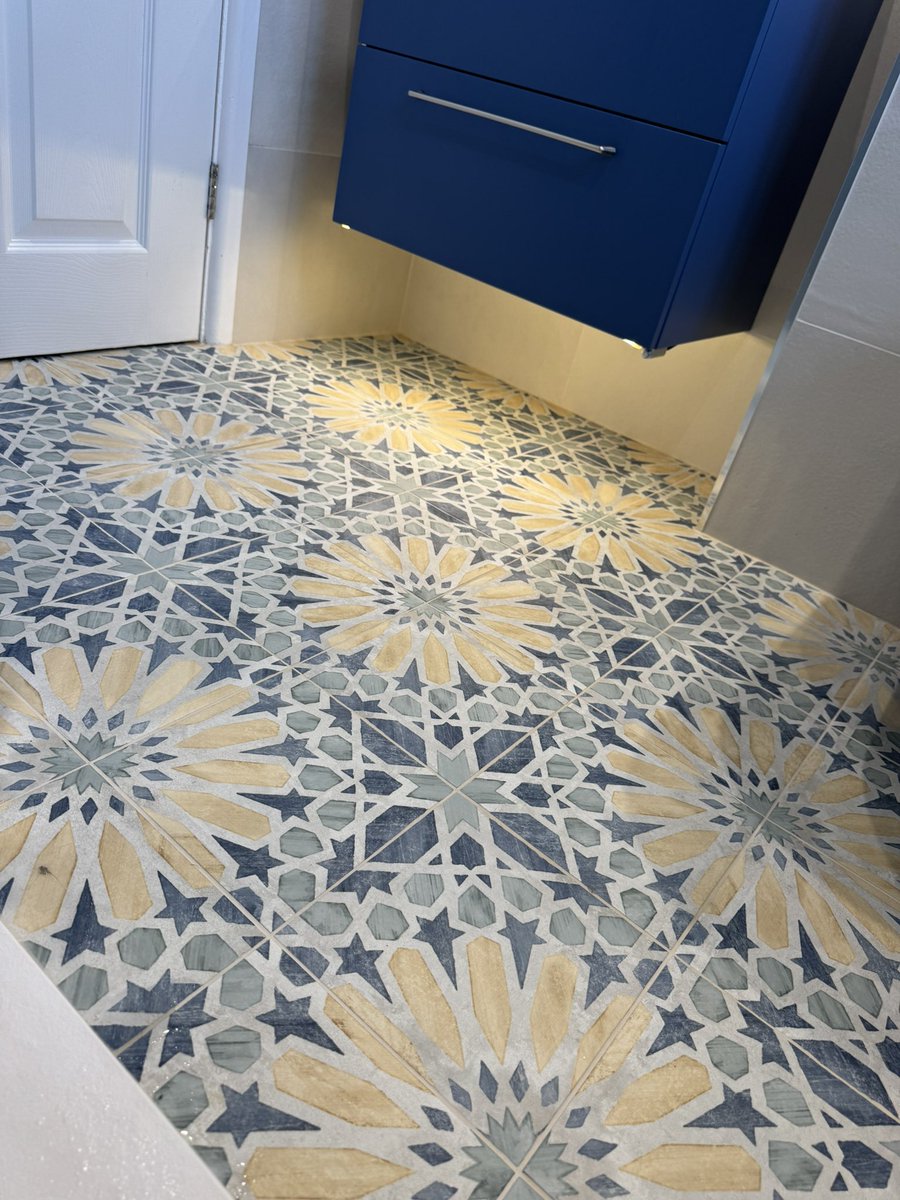 TheTapEndDesign's tweet image. Beautiful decorative flooring tile used in one of Joanna’s local projects 🤩 We love this!