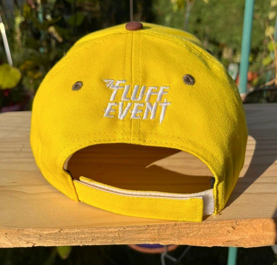 🇫🇷 Les casquettes du Fluff Event 2025 sont là ! 🧢

---

🇬🇧 The Fluff Event 2025 caps are here ! 🧢

Design by <a href="/FuroFur/">Fluffy Grape (Furo) 🍇</a> &amp; <a href="/Tornbane/">Tornbane</a>💜
Arts by <a href="/Chuggoth/">🦠 Chu 💀 artist</a> ❤️