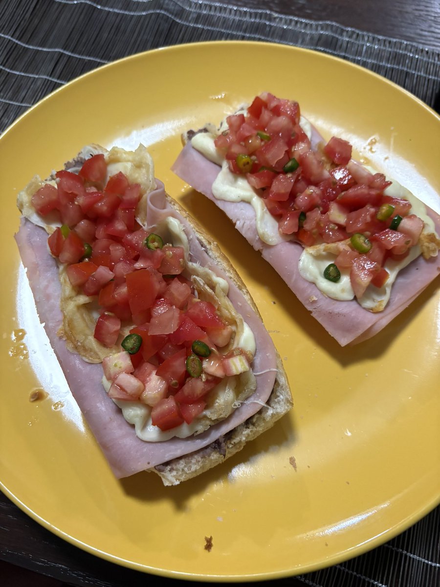 alexvazquez38's tweet image. Días podebanda, buena giornata @ruleiro y &amp;amp;@eltalcha !!! Aquí resolviendo la  #PoderosaEncrucijada de cabeza de radio con unos molletes de apoyo