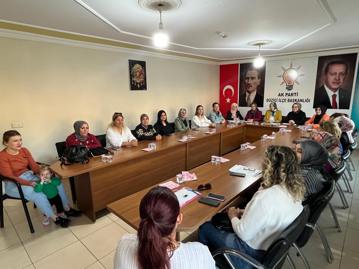 📍 Düziçi / İlçe Olağan Toplantısı
AK Parti İl Kadın Kolları Başkanımız Sn. Sultan Okur başkanlığında, Düziçi İlçe Başkanımız Sn. Zeynep Alaca ile birlikte bu haftaki yönetim kurulu toplantımızı gerçekleştirdik.
Toplantımızın hayırlara vesile olmasını diliyoruz.