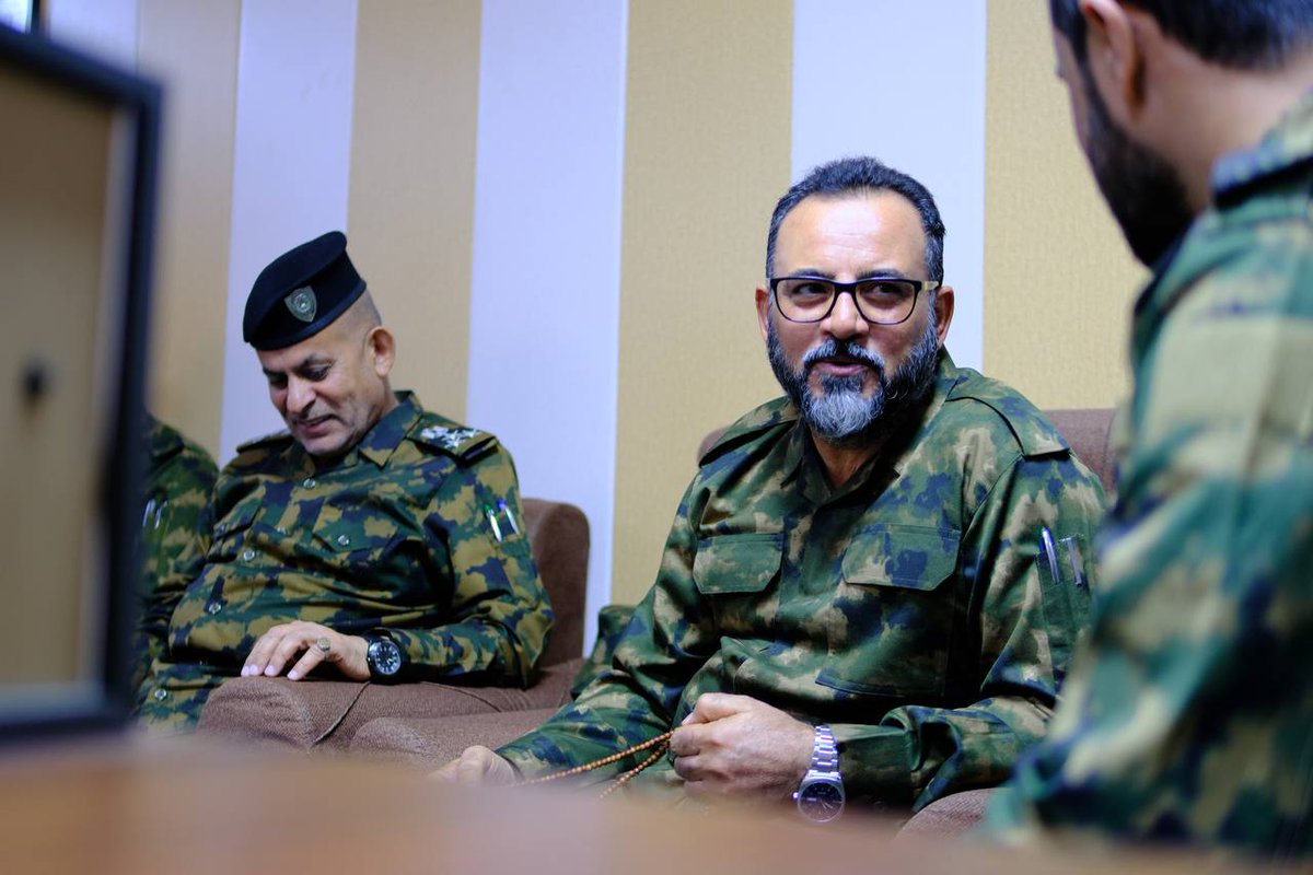 mln12_n's tweet photo. زار قائد عمليات حزام بغداد المهندس نصر الشمري برفقة معاون آمر اللواء الثاني عشر قاطع مسؤولية اللواء في قضاء الطارمية، واطلع المهندس الشمري خلال الزيارة على تنفيذ خطة القيادة المشتركة لتأمين المراكز الانتخابية وحماية الناخبين، مؤكدا أهمية ضمان الأمن وسلاسة سير العملية الانتخابية. https://t.co/sGt8jx28Z5