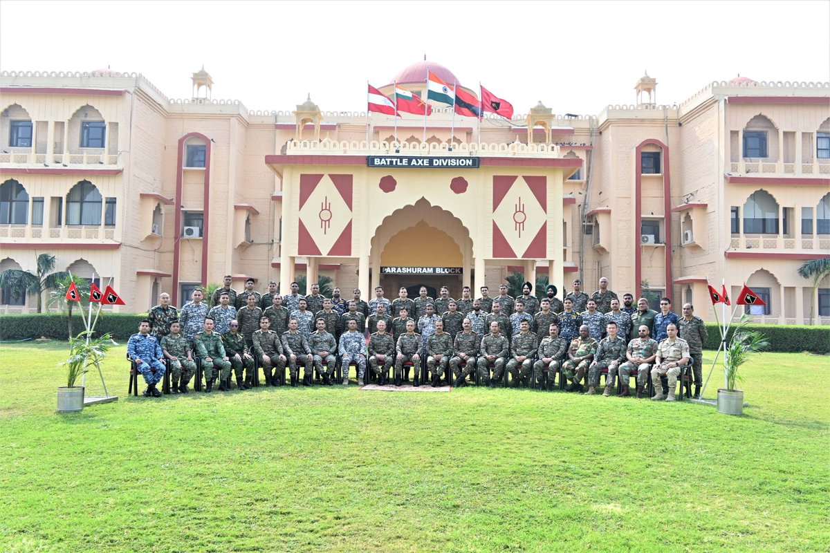 KonarkCorps's tweet photo. “Shaping Military Leadership for Tomorrow”
Student Officers & Faculty of 'Defence Services Staff Course - 81' #DSSC visited #KonarkCorps & #BattleAxeDivision as part of their Forward Area Tour of #Rajasthan.
They were briefed on the #OperationalPreparedness of #DesertCorps as well as evolving operational scenarios in the Area of Responsibility of the Formation, in the aftermath of #OperationSindoor.
They also visited #Jaisalmer War Museum & witnessed ‘Light & Sound Show’, where they relived the saga of 'Valour & Courage' of #GallantWarriors of #IndianArmy.
#LeadershipInAction
#ServiceBeforeSelf
@HQ_IDS_India
@adgpi
@IaSouthern
@PRODefRjsthn