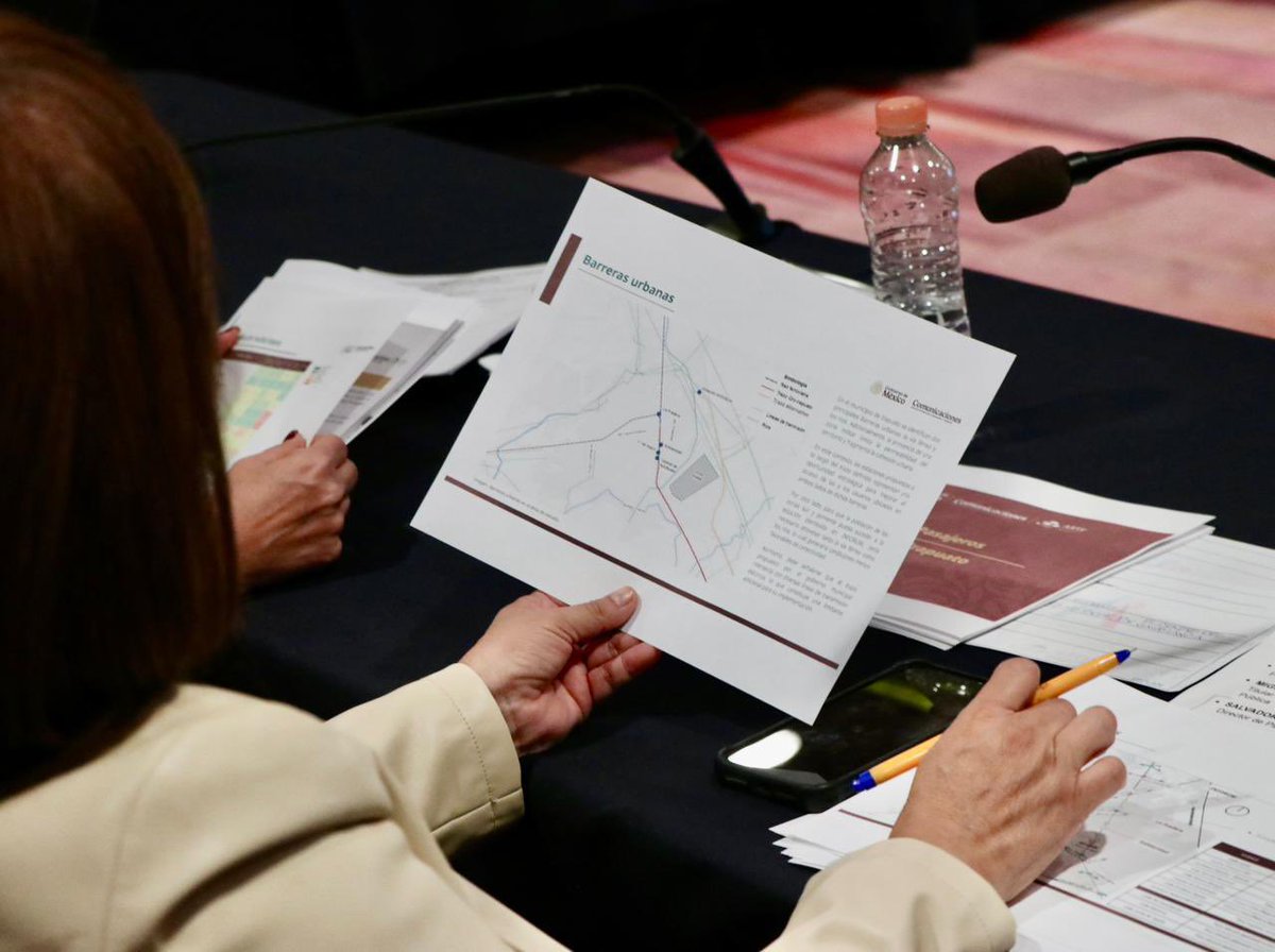 🚆 ¡#Irapuato avanza hacia una nueva era de movilidad!
Presentamos el proyecto del Tren de Pasajeros Salamanca–Irapuato, que fortalecerá la conectividad y la economía regional.

La terminal estará en la antigua estación del tren, transformada en un espacio moderno y accesible.